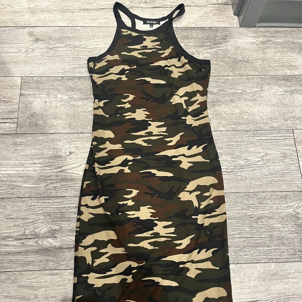 Absolutely !‎ Womens Size Large Camo Army Womens Bodycon Dress Sleeveless